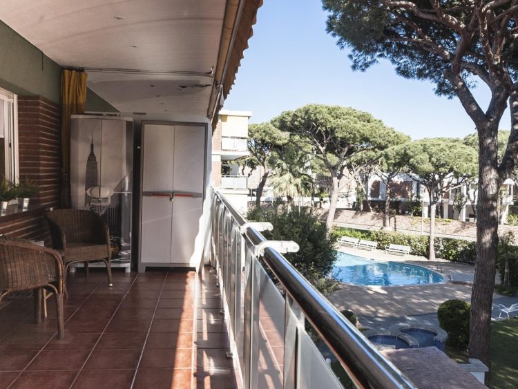 POOL BBQ APARTMENT in CASTELLDEFELS