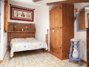 Foto RUSTIC APARTMENT IN THE OLD TOWN TOSSA 2