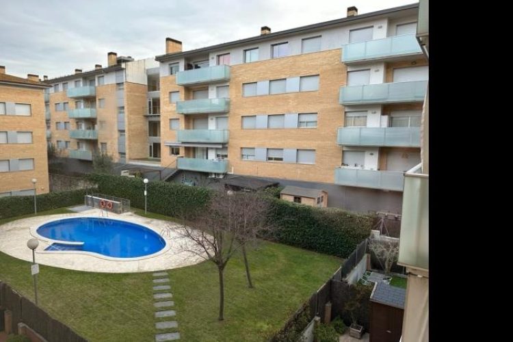 POOL APARTMENT IN TOSSA